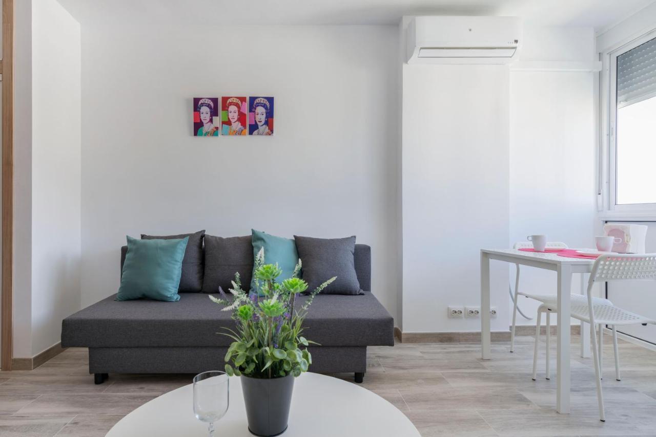 Panoramic Views Cosy Studio Apartment เบนัลมาเดนา ภายนอก รูปภาพ