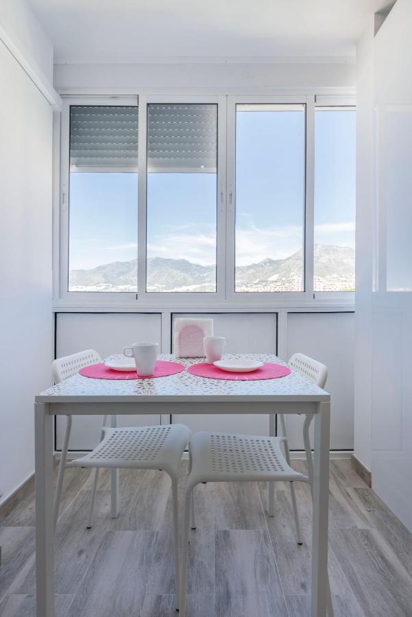 Panoramic Views Cosy Studio Apartment เบนัลมาเดนา ภายนอก รูปภาพ