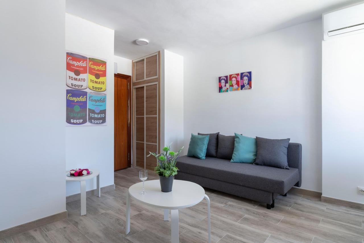 Panoramic Views Cosy Studio Apartment เบนัลมาเดนา ภายนอก รูปภาพ